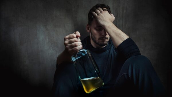 Read more about the article Kratom vs. Alcohol